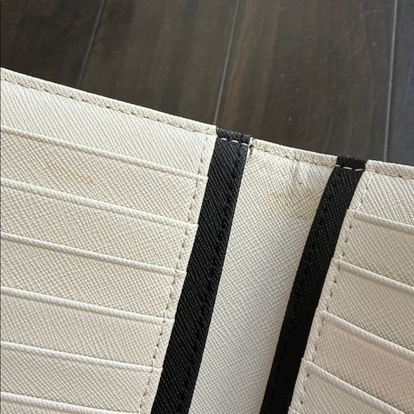 Kate Spade Bow Accent Trifold Wallet - Black & Cream - Picture 4 of 4